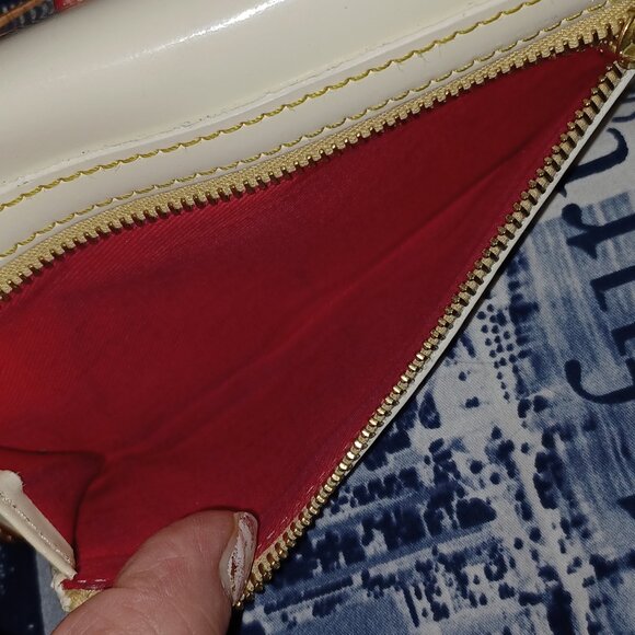 *DAMAGED* Dooney and Bourke White Red Patent Leather Full Wallet - Picture 11 of 11
